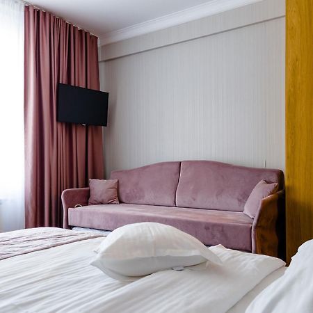 Hotel Roser House Boutique - Pe Malul Lacului Colibiţa エクステリア 写真