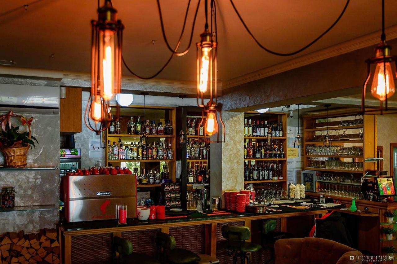 Hotel Roser House Boutique - Pe Malul Lacului Colibiţa エクステリア 写真