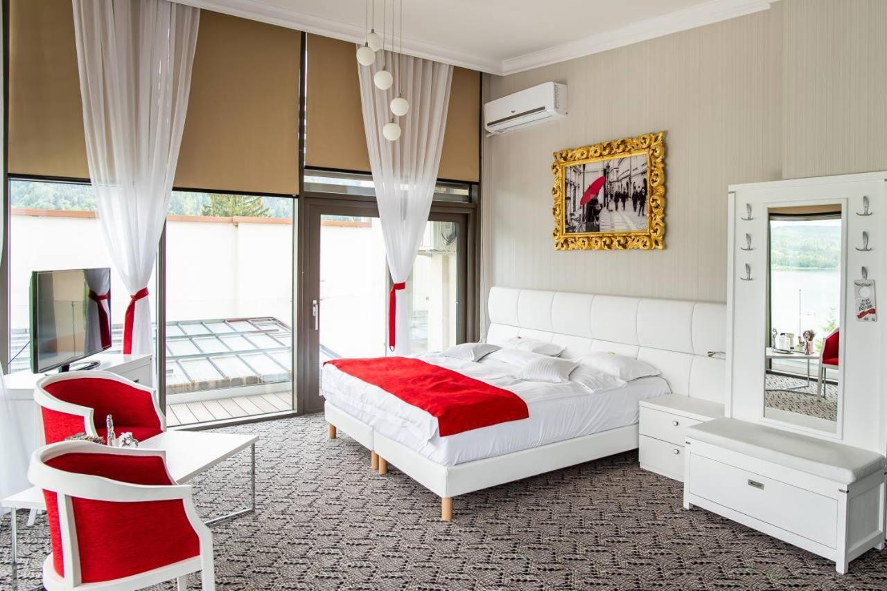 Hotel Roser House Boutique - Pe Malul Lacului Colibiţa エクステリア 写真