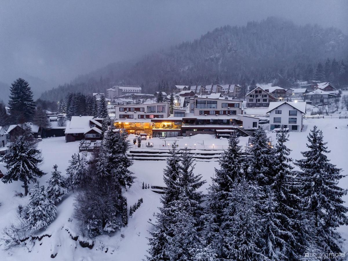 Hotel Roser House Boutique - Pe Malul Lacului Colibiţa エクステリア 写真