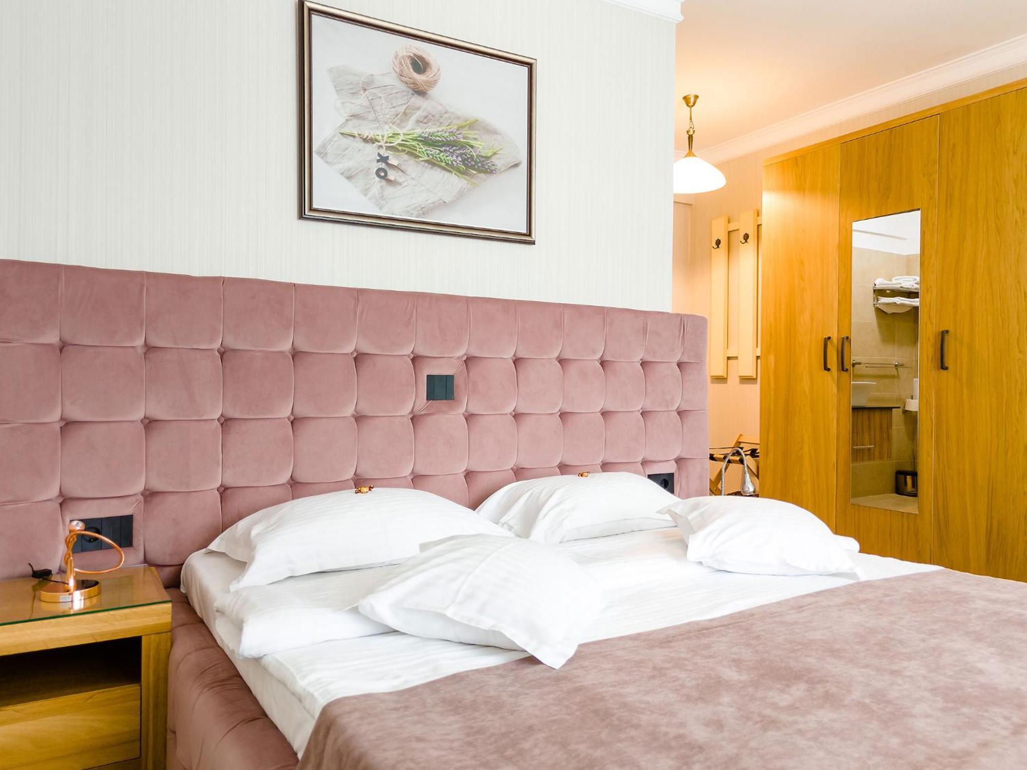Hotel Roser House Boutique - Pe Malul Lacului Colibiţa エクステリア 写真