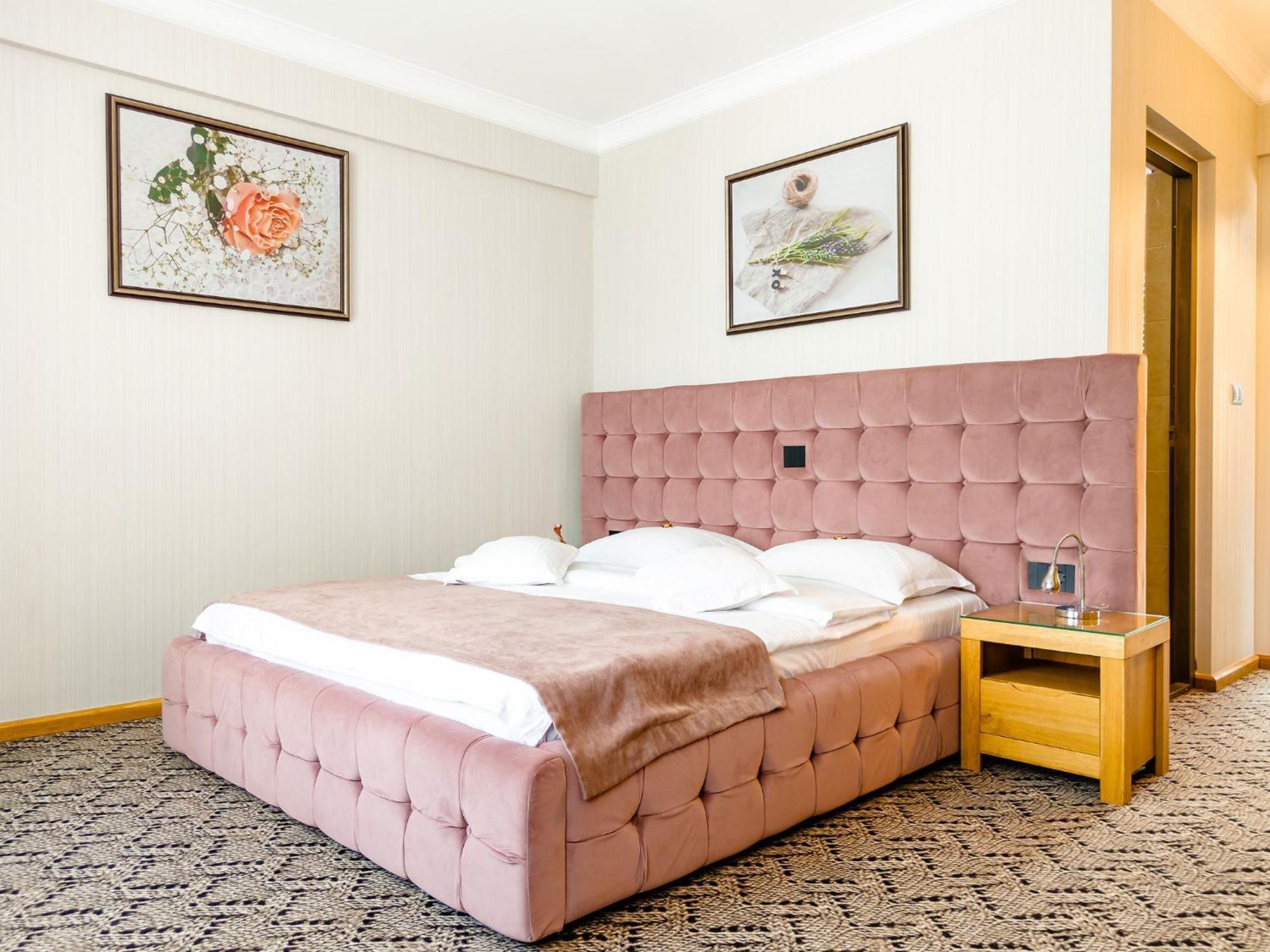 Hotel Roser House Boutique - Pe Malul Lacului Colibiţa エクステリア 写真
