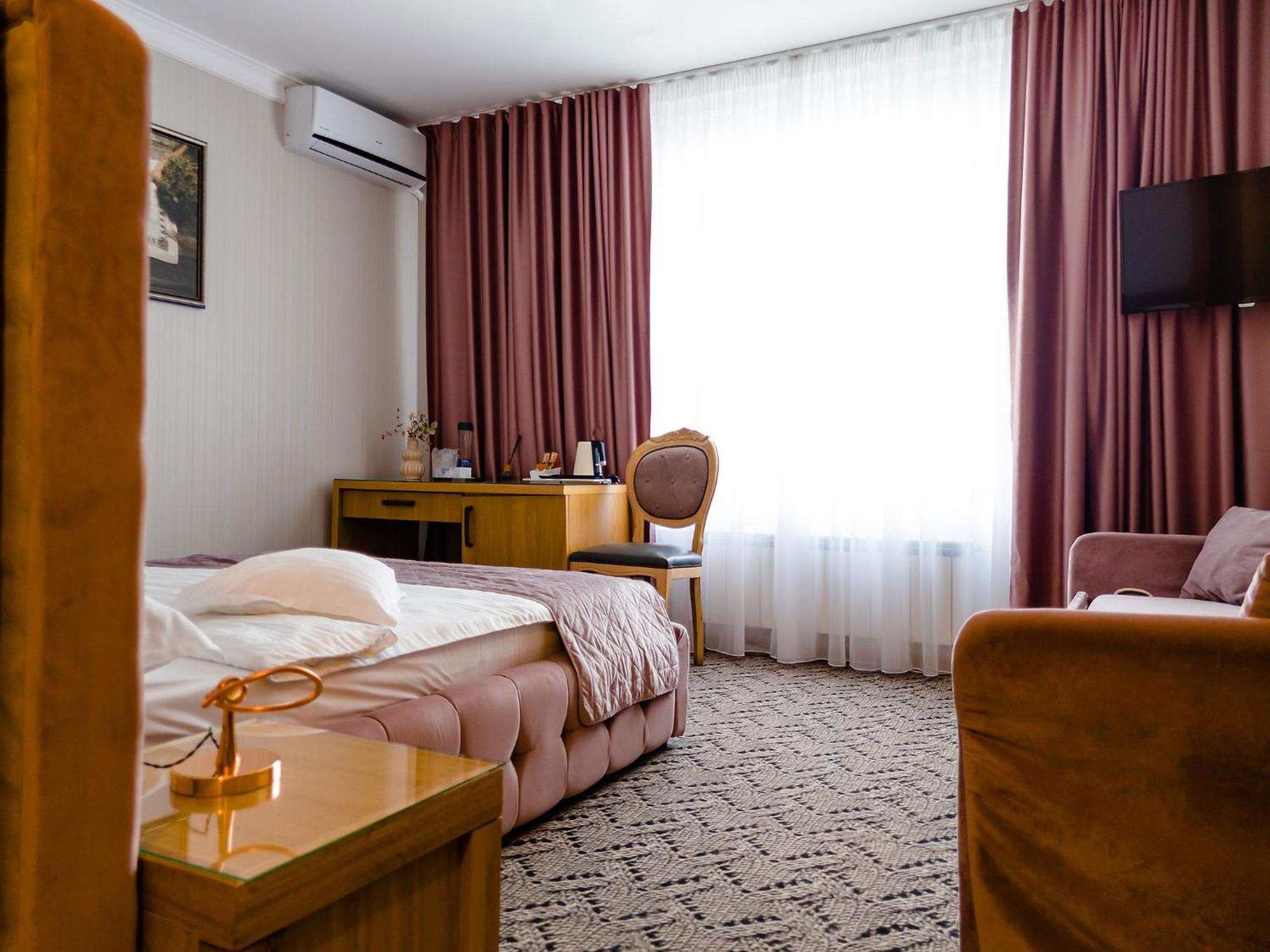 Hotel Roser House Boutique - Pe Malul Lacului Colibiţa エクステリア 写真
